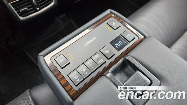 Lexus ES300h Supreme XV60 2017 — фото 15