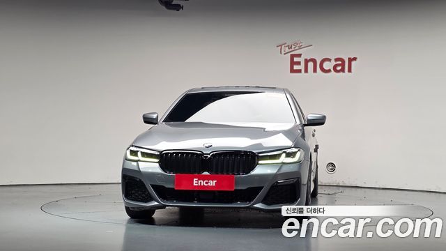 BMW 5 Series (G30) 520i M Sport 2023 — фото 3