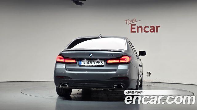 BMW 5 Series (G30) 520i M Sport 2023 — фото 4