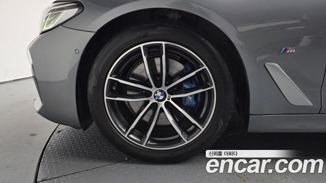 BMW 5 Series (G30) 520i M Sport 2023 — фото 5