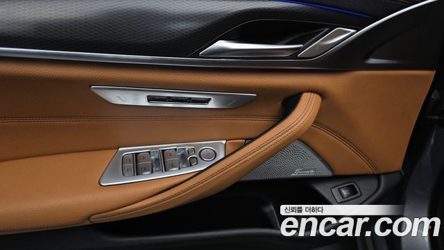BMW 5 Series (G30) 520i M Sport 2023 — фото 18