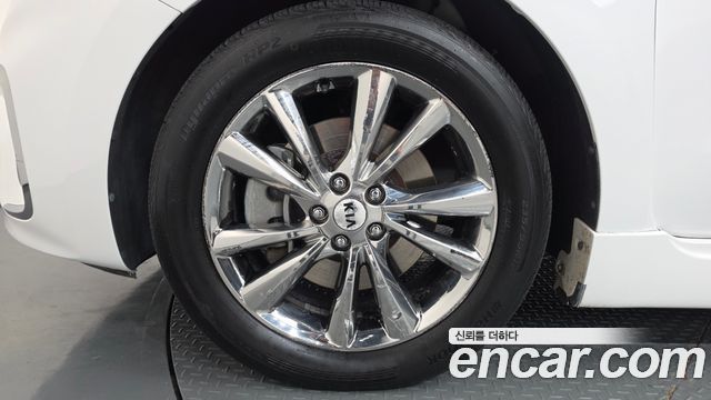 Kia Carnival Gasoline 9-Seater Hi-Limousine Noblesse Special 2019 — фото 5