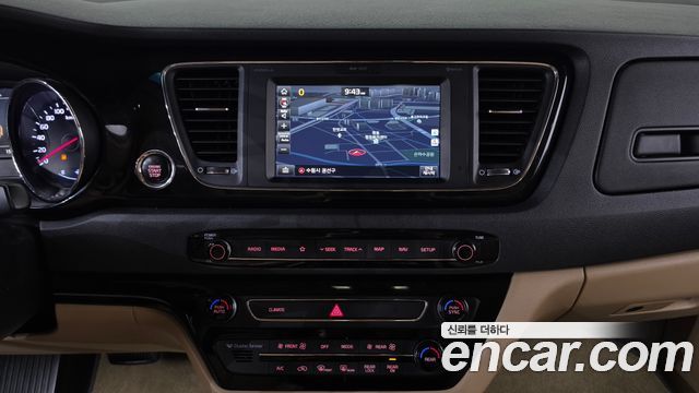 Kia Carnival Gasoline 9-Seater Hi-Limousine Noblesse Special 2019 — фото 13