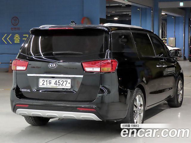 Kia Carnival 9-seater Prestige 2017 — фото 2
