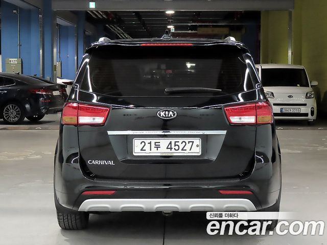 Kia Carnival 9-seater Prestige 2017 — фото 4