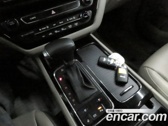 Kia Carnival 9-seater Prestige 2017 — фото 9