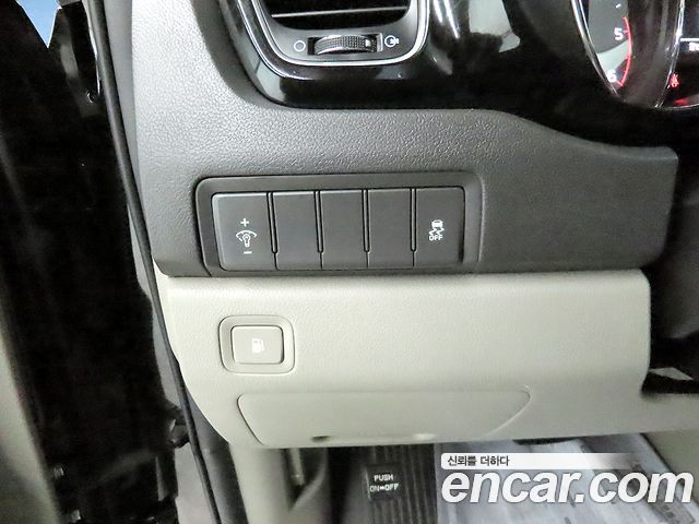 Kia Carnival 9-seater Prestige 2017 — фото 18