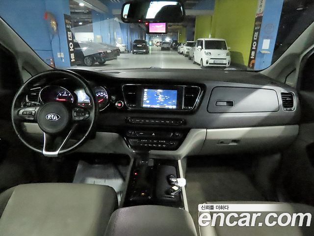 Kia Carnival 9-seater Prestige 2017 — фото 21