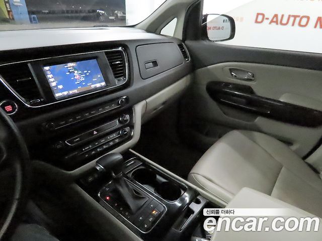 Kia Carnival 9-seater Prestige 2017 — фото 23