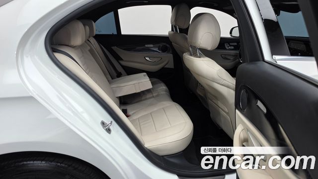 Mercedes-Benz E-Class (W213) E250 Exclusive 2022 — фото 11