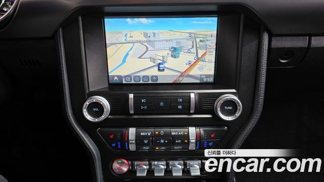 Ford Mustang Coupe 2020 — фото 12