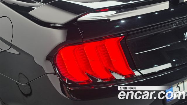 Ford Mustang Coupe 2020 — фото 23