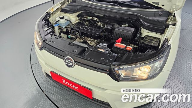 KG Mobility (SsangYong) Tivoli LX 2WD DLX 2015 — фото 6