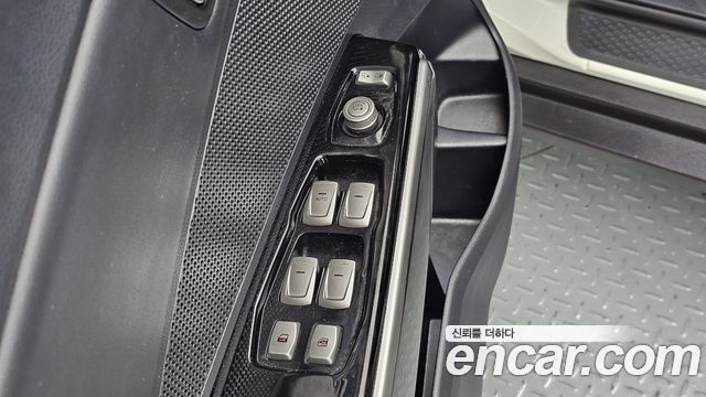 KG Mobility (SsangYong) Tivoli LX 2WD DLX 2015 — фото 17