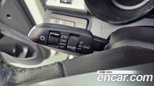 KG Mobility (SsangYong) Tivoli LX 2WD DLX 2015 — фото 18