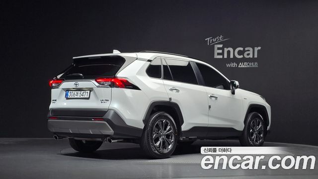 Toyota RAV4 (V) 2,5 4WD Hybrid LTD 2025 — фото 2