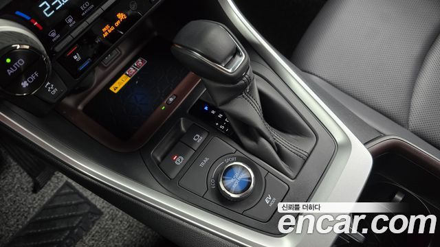 Toyota RAV4 (V) 2,5 4WD Hybrid LTD 2025 — фото 9