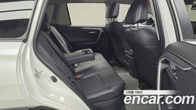 Toyota RAV4 (V) 2,5 4WD Hybrid LTD 2025 — фото 15
