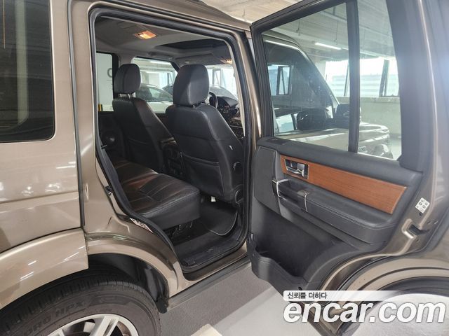 Land Rover Discovery 4 3.0 SDV6 SE 2011 — фото 10