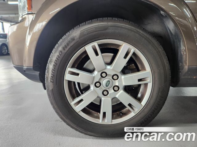 Land Rover Discovery 4 3.0 SDV6 SE 2011 — фото 19