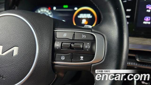 Kia K5 (III) 2.0 Noblesse 2023 — фото 17