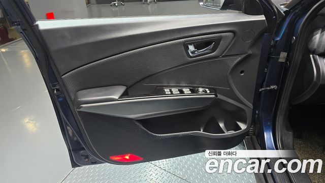 KG Mobility (SsangYong) Tivoli Air Diesel IX 2WD 2016 — фото 24