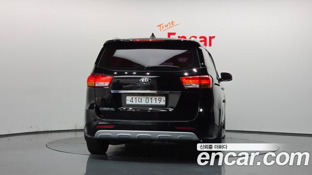 Kia Carnival 9-seater Noblesse 2017 — фото 4