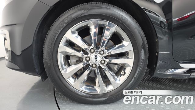 Kia Carnival 9-seater Noblesse 2017 — фото 5