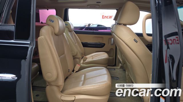 Kia Carnival 9-seater Noblesse 2017 — фото 11