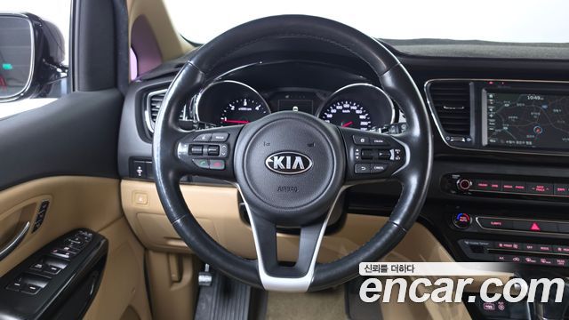 Kia Carnival 9-seater Noblesse 2017 — фото 13