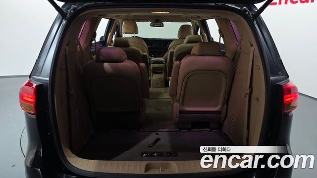 Kia Carnival 9-seater Noblesse 2017 — фото 20