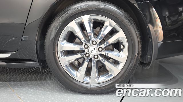 Kia Carnival 9-seater Noblesse 2017 — фото 21