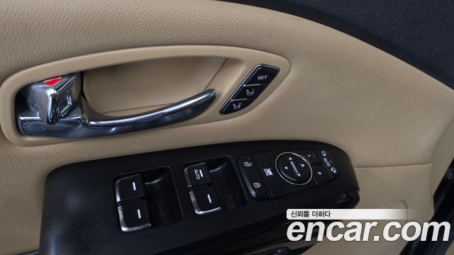 Kia Carnival 9-seater Noblesse 2017 — фото 29