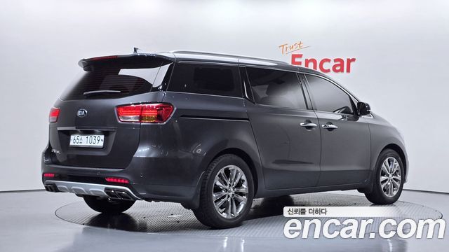 Kia Carnival 9-seater Noblesse 2018 — фото 2