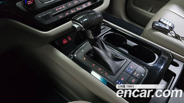 Kia Carnival 9-seater Noblesse 2018 — фото 9