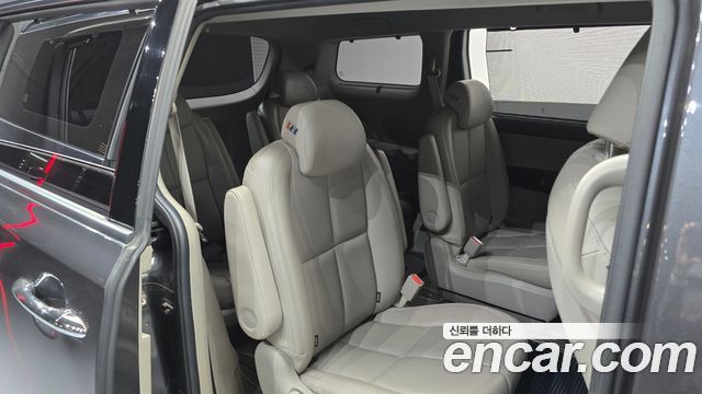 Kia Carnival 9-seater Noblesse 2018 — фото 11