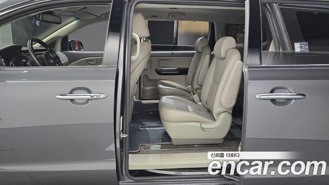 Kia Carnival 9-seater Noblesse 2018 — фото 12