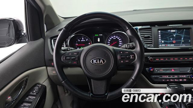 Kia Carnival 9-seater Noblesse 2018 — фото 13