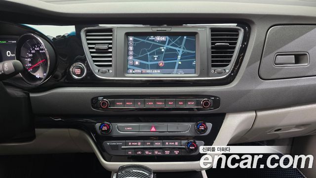 Kia Carnival 9-seater Noblesse 2018 — фото 16