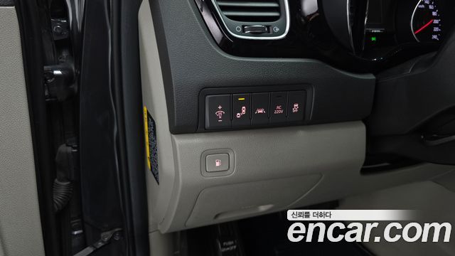 Kia Carnival 9-seater Noblesse 2018 — фото 29