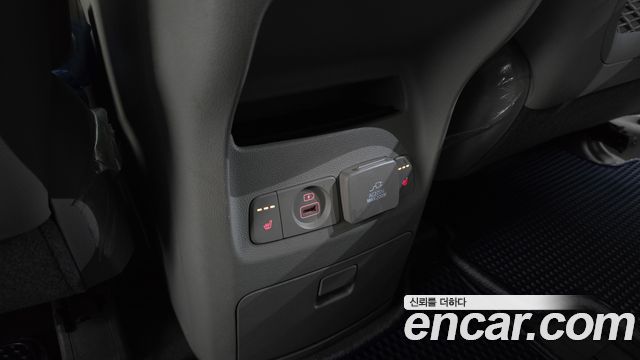 Kia Carnival 9-seater Noblesse 2018 — фото 31