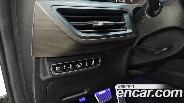 Kia K8 2.5 Gasoline 2WD Noblesse 2023 — фото 17