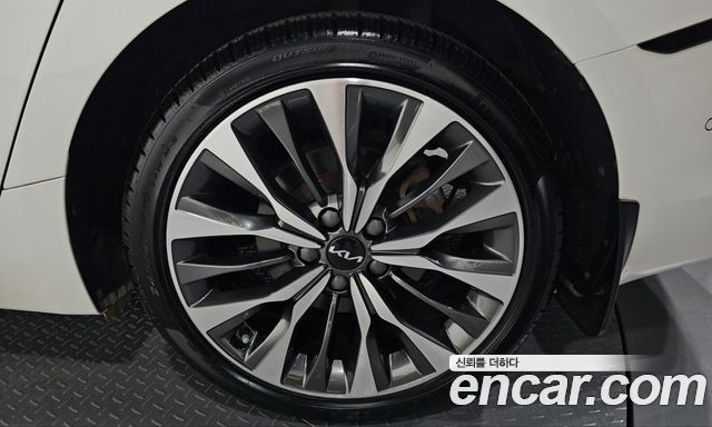 Kia K8 2.5 Gasoline 2WD Noblesse 2023 — фото 21