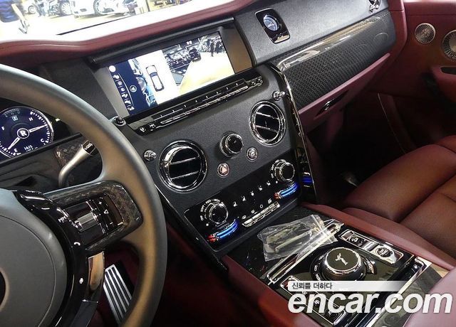 Rolls-Royce Cullinan 6.7 V12 Black Badge 2023 — фото 16
