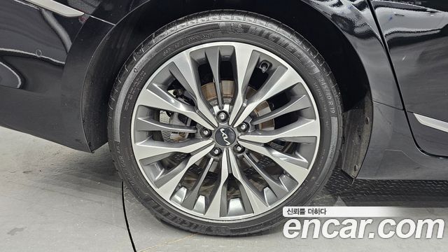 Kia K8 2.5 Gasoline 2WD Noblesse 2023 — фото 5