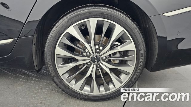 Kia K8 2.5 Gasoline 2WD Noblesse 2023 — фото 21