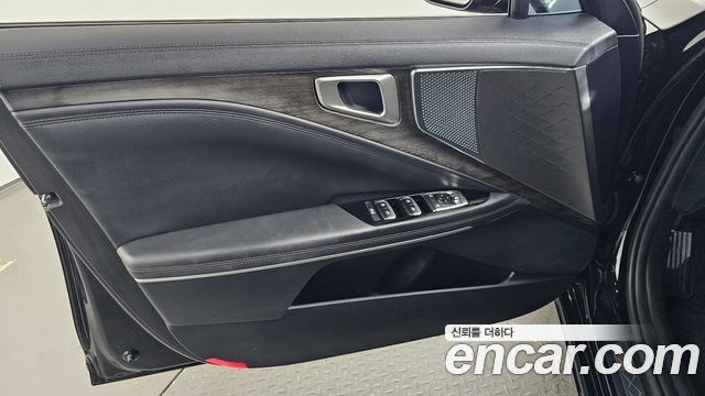 Kia K8 2.5 Gasoline 2WD Noblesse 2023 — фото 24