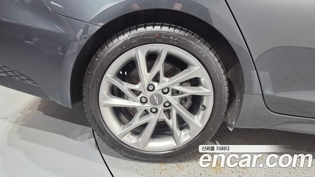 Genesis G70 Gasoline 2.0T 4WD 2021 — фото 5