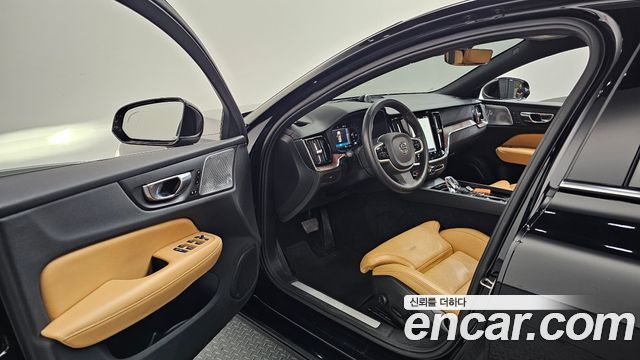 Volvo S60 (III) B5 Ultimate Bright 2023 — фото 10