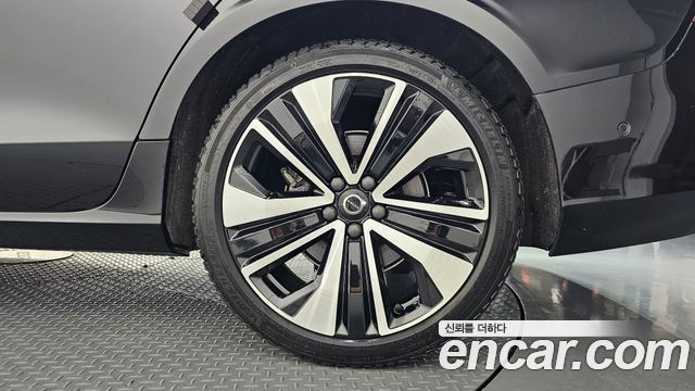 Volvo S60 (III) B5 Ultimate Bright 2023 — фото 21